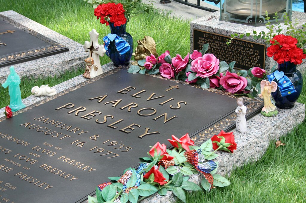 Elvis Presley Grave